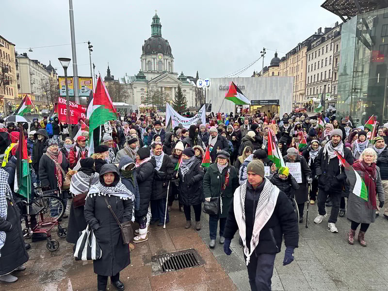 Stockholm'de soykırımcı İsrail'in saldırılarına protesto