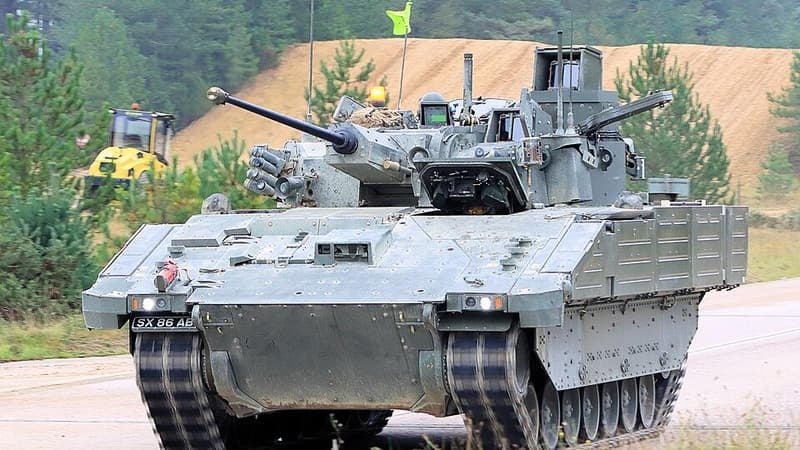 Une trentaine de soldats ont été pris de vomissements: l'armée britannique suspend les essais de son nouveau char (à peine livré après 8 ans de retard)