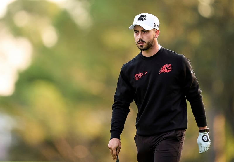 Josele Ballester ya es tercero en Riad y Sergio García falla el corte