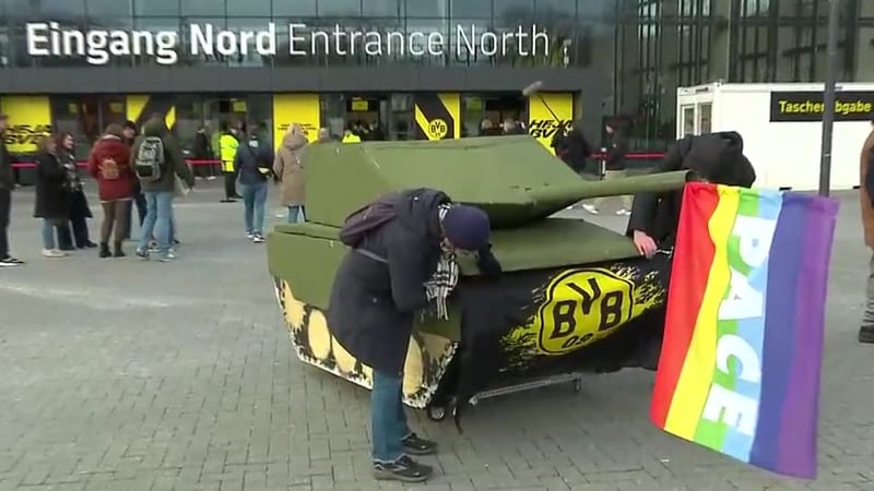 BVB-Protest - Panzer bei der Watzke-Wahl