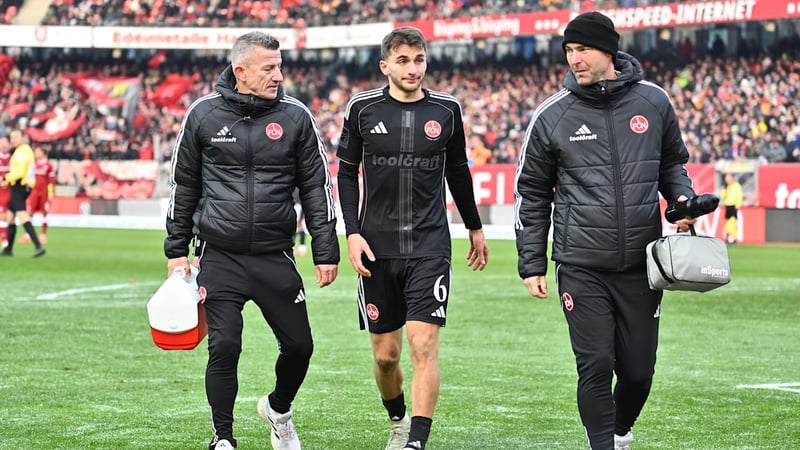 Wieder der Knöchel - Sorgen um Markhiev