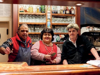 REPORTAGE. « Ici, on cuisine tout le cochon, de la tête à la queue » : retour à l’emblématique « Le Tue Mouches »