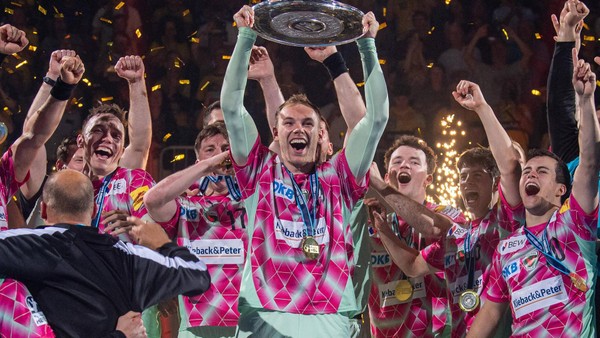 Einbruch bei den Füchsen: Wer hatte Zugang zur Meisterschale?