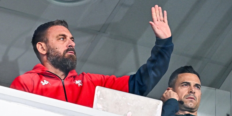 <p>&ldquo;De Rossi pu&ograve; stupire al Genoa, Gasperini tra i migliori d&rsquo;Europa&rdquo;</p>