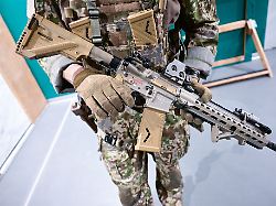 "Eine Waffe, die Maßstäbe setzt": Bundeswehr erhält Nachfolger des Sturmgewehrs G36