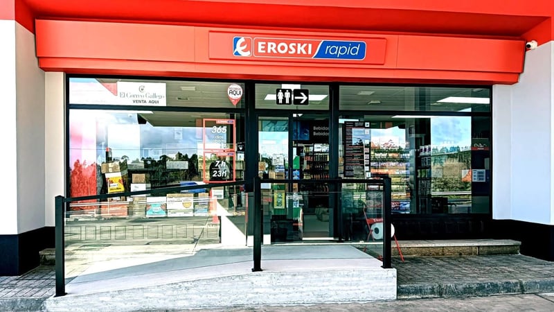 Eroski cierra sus 17 años más oscuros: varios acuerdos con la banca, 2.500M menos de deuda y ganas de crecer fuera del norte