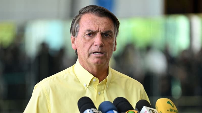 Les avocats de l'ex-président brésilien Jair Bolsonaro demande à ce qu'il purge chez lui ses 27 ans de prison
