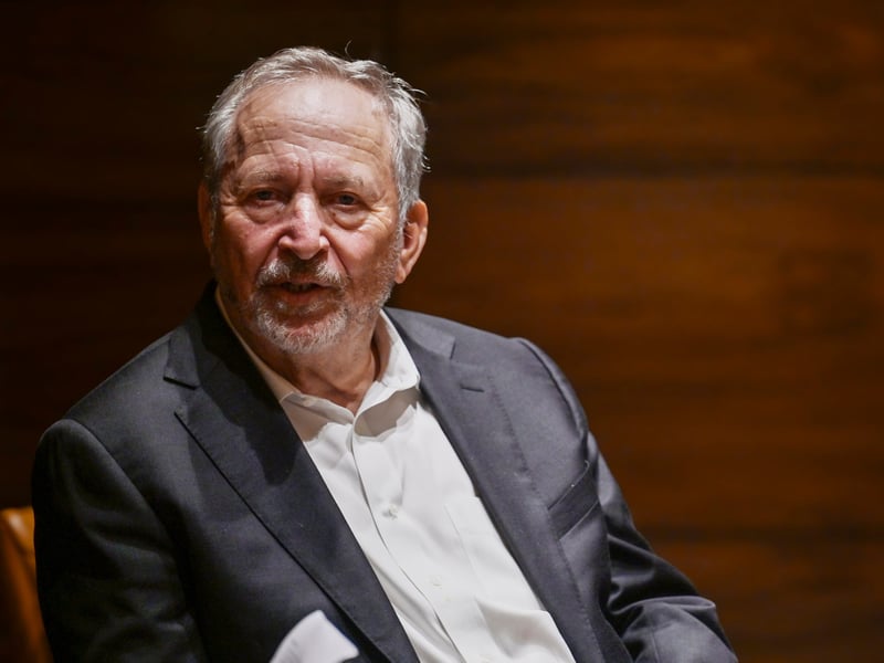 Former Treasury Secretary Larry Summers is leaving his teaching role at Harvard after Epstein emails