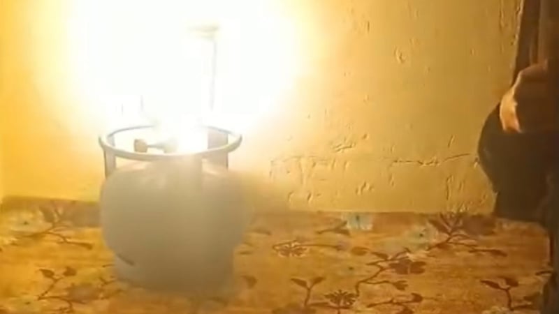 Yüksekova'da elektrik çileye sebep oldu: Öğrenciler zor şartlarda ders çalışıyor