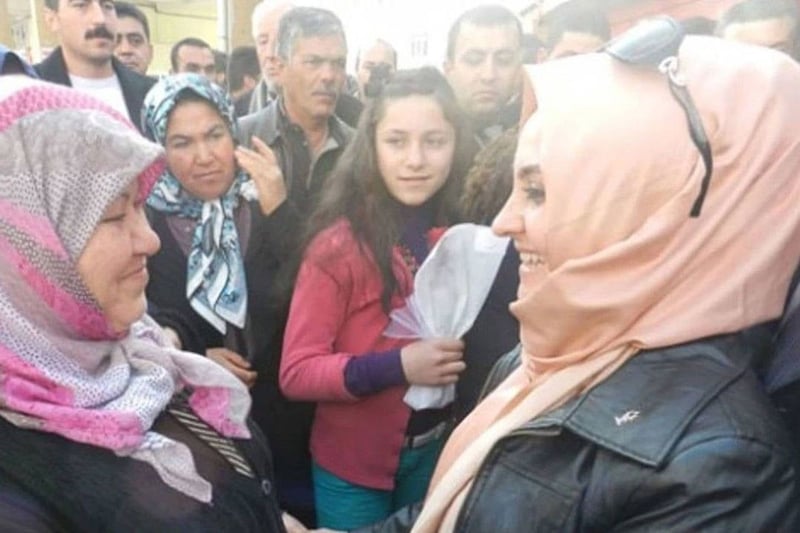 Adalet Bakan Yardımcısının teyzesi zimmetine geçirdiği malları AKP’ye vermiş