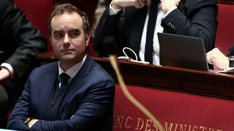 Regrouper le RSA, les allocations de la CAF et les aides au logement dans une "aide sociale unique"? Sébastien Lecornu annonce un projet de loi dès décembre