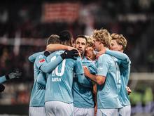 „Ich bin komplett auf der Seite der Fans“: 1. FC Union Berlin gewinnt bei St. Pauli und unterstützt Proteste