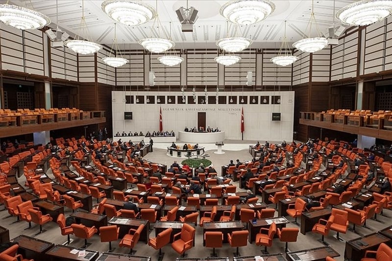 ‘Yeni anayasa’ tartışmaları sürüyor | İddia: AKP yeni anayasayı referanduma götürmek istiyor