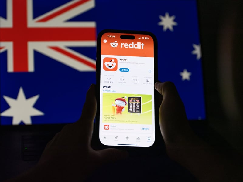 Reddit launches High Court challenge to Australia's social media ban for under-16s