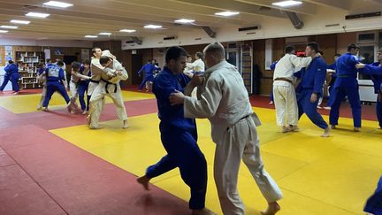 REPORTAGE. "Personne ne veut voir leur drapeau, ni entendre leur hymne" : le judo ukrainien digère mal la décision de réintégrer les Russes