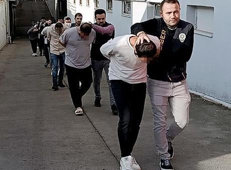 Sazan sarmalı yöntemiyle dolandırdı ardından mesaj attı: Birbirinize zarar vermeyin