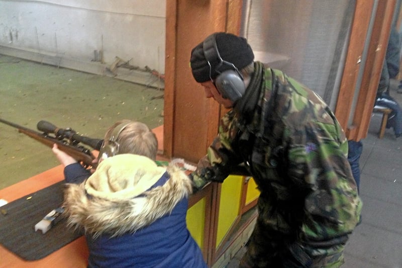 « Je me battrais pour mon pays s’il le fallait » : dans les écoles polonaises, les élèves s’exercent à la guerre