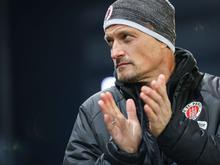 Fußball-Bundesliga: St. Pauli hält nach Niederlagenserie an Trainer Blessin fest