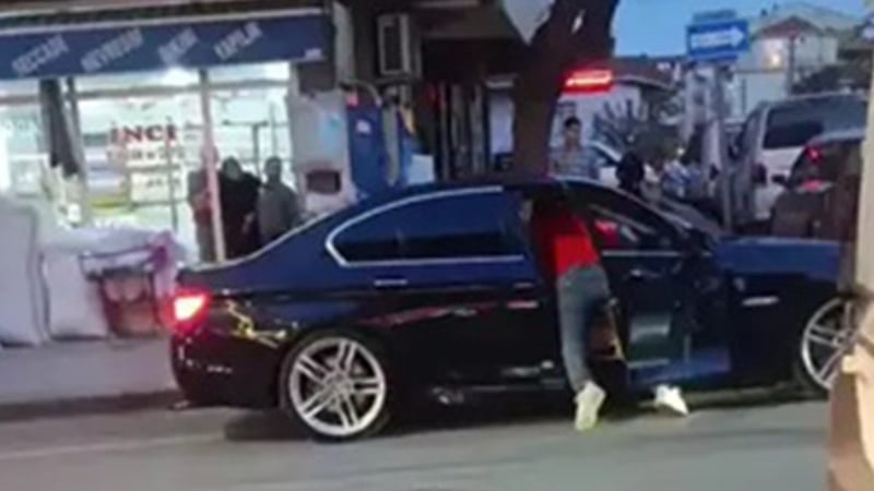 Bıçaklı dehşet kamerada: Eski eşiyle ilişkisi olan arkadaşını öldürdü