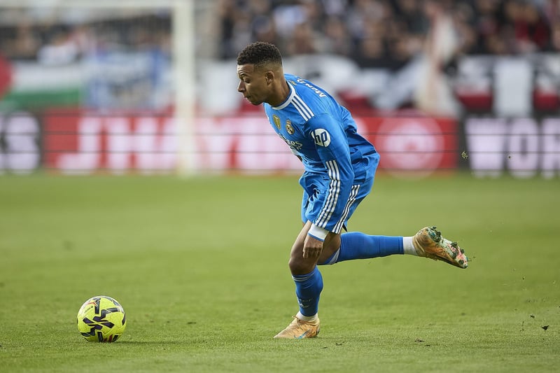 EN DIRECT - Elche-Real Madrid : retour au jeu pour Mbappé après son forfait avec les Bleus