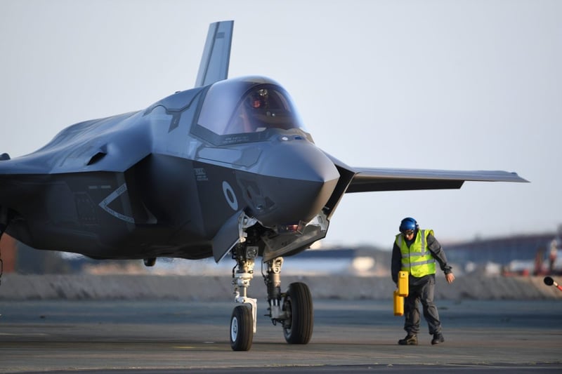 Russia war threat means UK firms may be forced to stockpile materials to make F35s