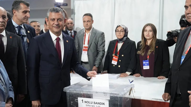 CHP 39. Olağan Kurultayı'nda ikinci gün... 'Genel başkanlık' seçimi başladı: Tek aday Özgür Özel oldu!