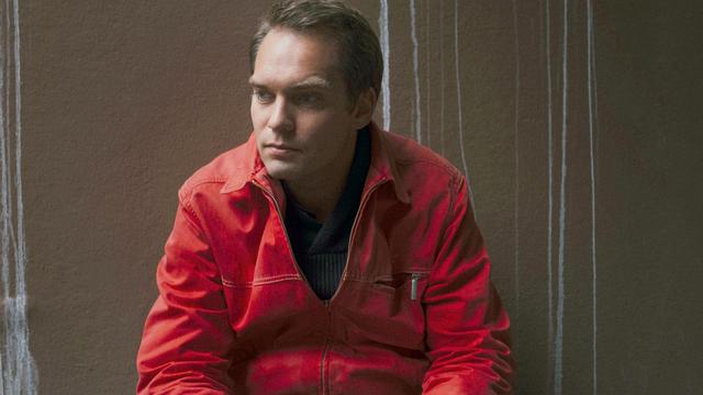 "In der Nähe" von Simon Strauß : Wo es wehtut? In Prenzlau