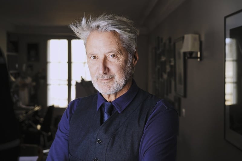 Antoine de Caunes : « Je continue à m’enthousiasmer comme un gamin pour des conneries »