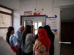 Wahlbeteiligung gestiegen: Koalition von Regierungschef al-Sudani gewinnt Wahl im Irak