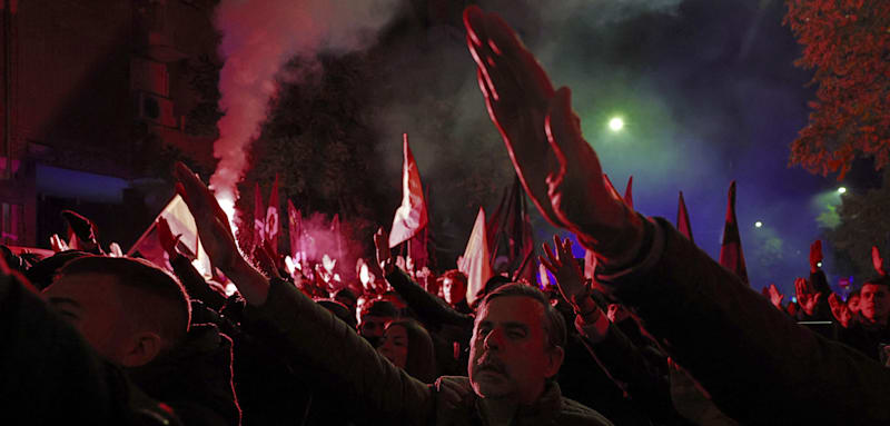 Zum Todestag von Diktator Franco – Hunderte Rechtsextreme marschieren durch Madrid