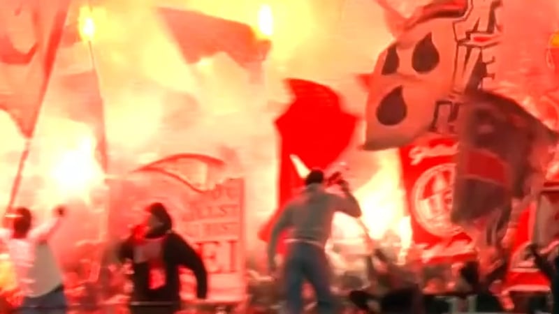 Beim 1. FC Köln - Pyro-Spektakel nach Boykott