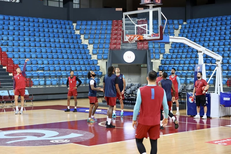 Trabzonspor, basketbolda namağlup Beşiktaş karşısına çıkacak