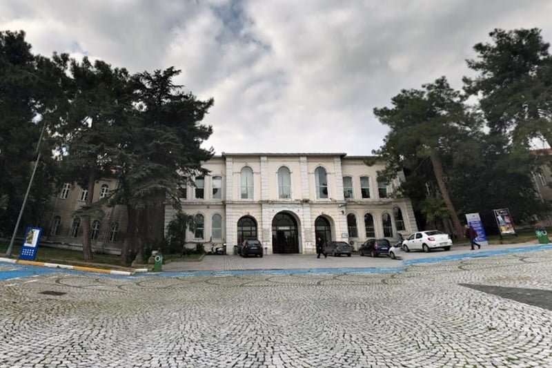 YTÜ’de Aile Yılı etkinliğine öğrencilerden tepki: ‘Eşitliğin ve özgürlüğün mücadelesini kampüslerde büyütelim.’