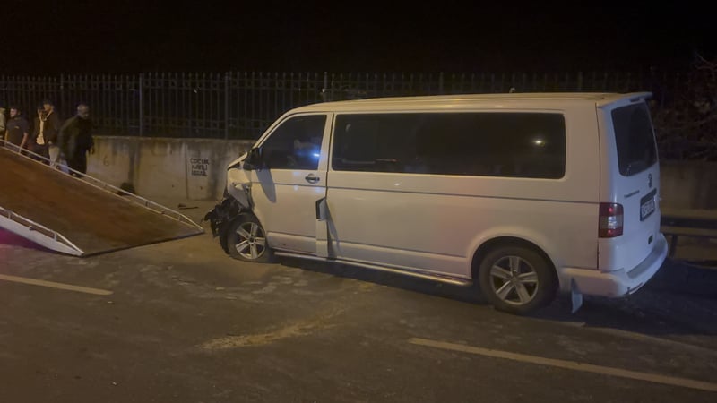 Maltepe'de zincirleme trafik kazası: 4 yaralı