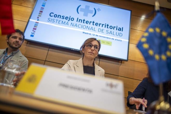 Varias comunidades abren la vacunación a toda la población ante el avance de la gripe