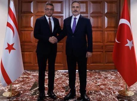 Dışişleri Bakanı Hakan Fidan, KKTC Cumhurbaşkanı Erhürman ile bir araya geldi