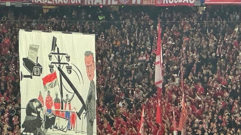„Riesen-Thema!“ - ER ist der Grund für die „Pimmel“-Plakate der Bayern-Fans