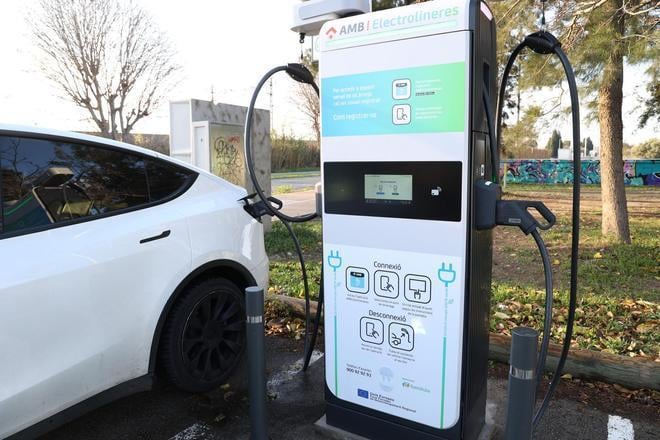 España tiene ya más estaciones de recarga de coches eléctricos que gasolineras