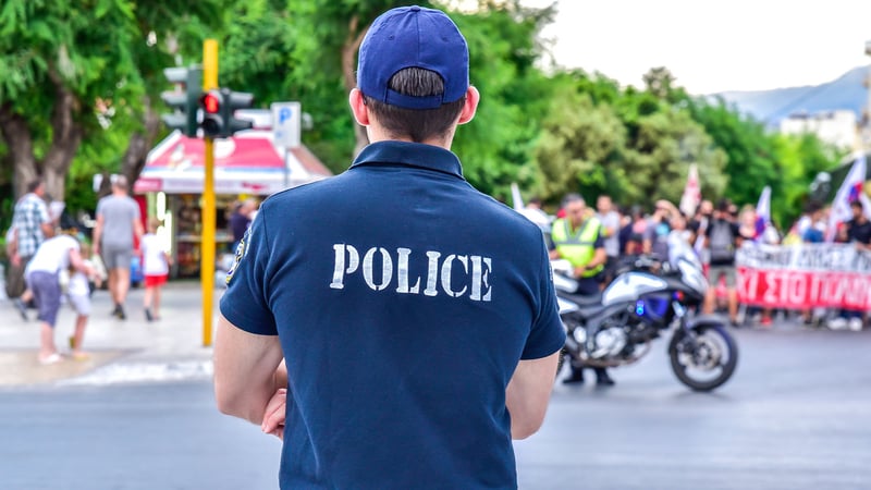 Sıkıyönetim ilan edildi! Turistik adada kan davaları