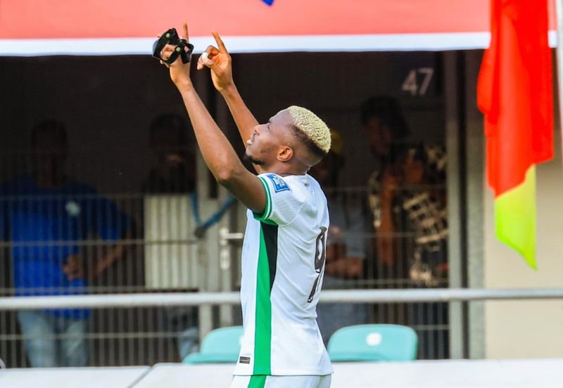 Kontrolsüz güç Osimhen! Şimdi de Nijerya'yı sırtlıyor