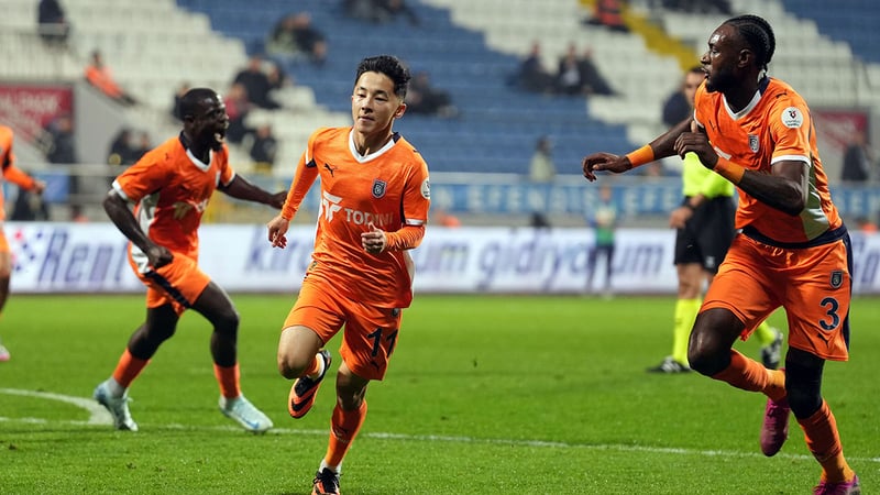 Başakşehir'e kötü haber! 2 oyuncu Fenerbahçe maçında yok