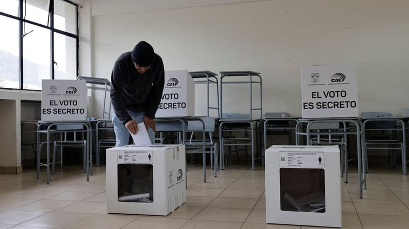 Referendum: Ecuadorianer stimmen über Militärbasen und Verfassung ab