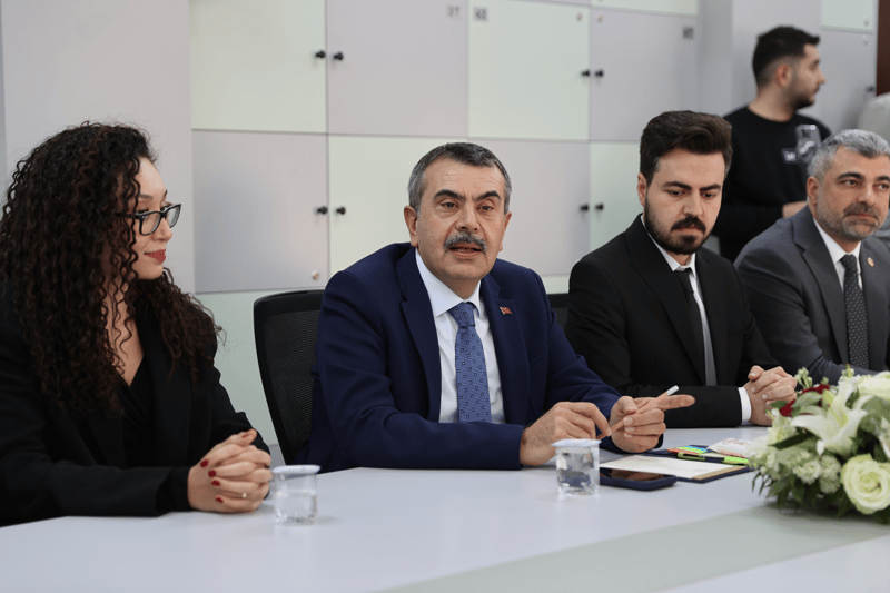 Bakan Tekin: Okullarımızda sadece mesleki değil akademik eğitim de veriyoruz