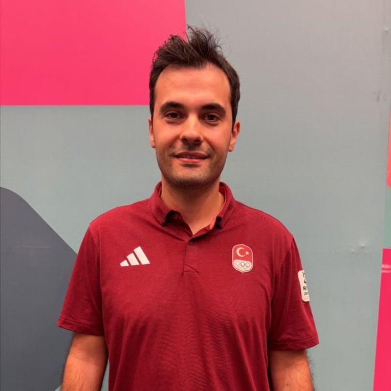 "Bu altın madalya Türk halkına armağan olsun"