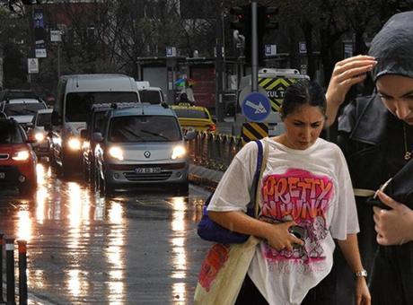 Meteoroloji gün vererek uyardı: Yurdun batı kesimleri dikkat! 'Kuvvetli geliyor'