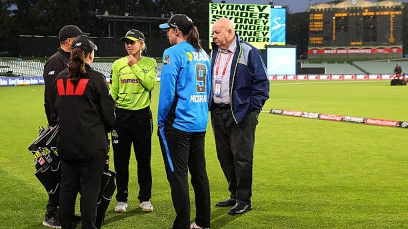 Needing 3 runs off 13 balls to win and the umpire called off the match, there was an uproar.
