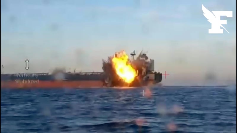 Les services secrets ukrainiens diffusent des images des attaques de drones «Sea Baby» contre les pétroliers de la flotte fantôme russe