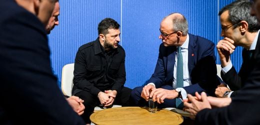 Ukraine-Krieg: Friedrich Merz will, dass junge Ukrainer zu Hause bleiben