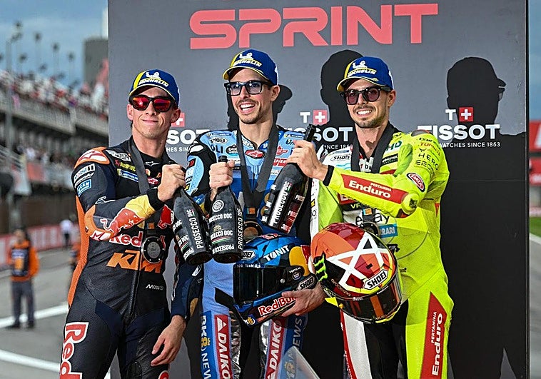 Álex Márquez le gana el último sprint a Pedro Acosta