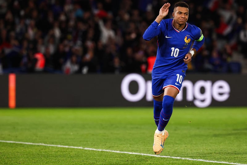 En vidéo, le doublé de Kylian Mbappé avec une panenka somptueuse, le premier but d’Ekitike pour emmener les Bleus à la Coupe du monde 2026